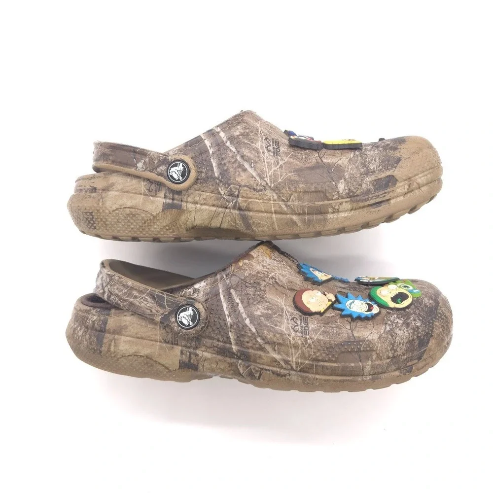 Crocs Realtree Camo Fleece Lined Clogs Men's Size 8 Jibbitz Charms Rick & Morty